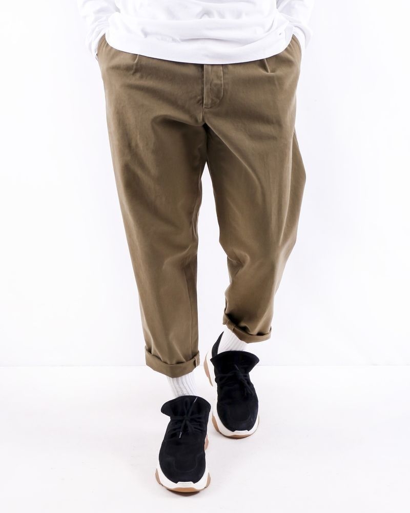 Pantalon carotte en coton taupe Low Brand 