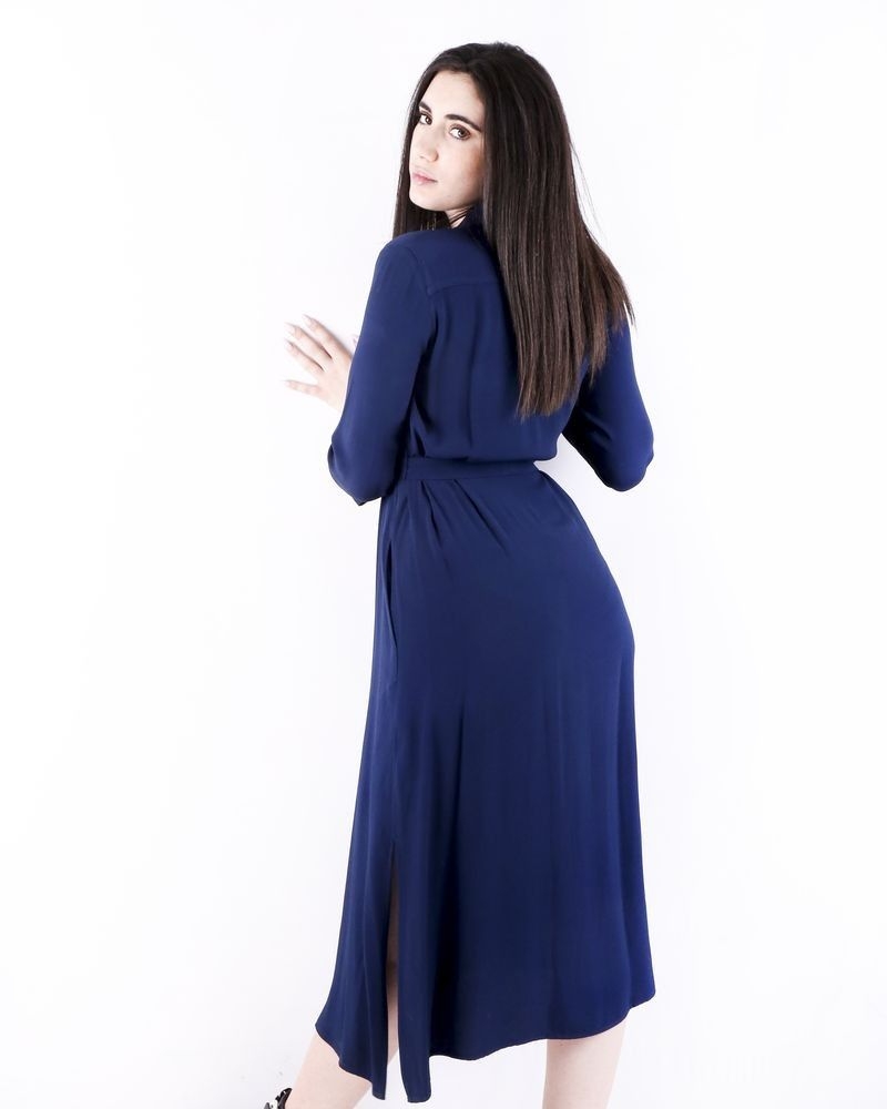 Robe chemisier en crêpe bleue Momoni 