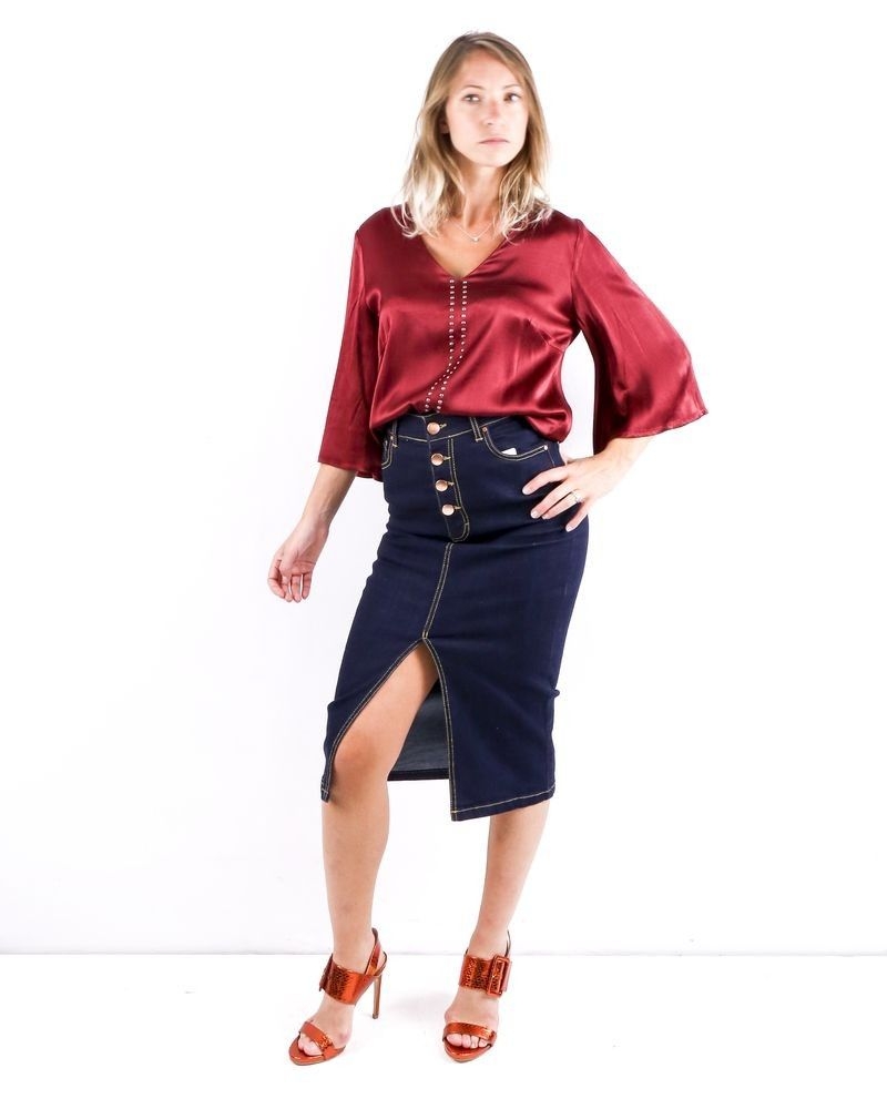 Blouse en satin clouté bordeaux SVNTY 