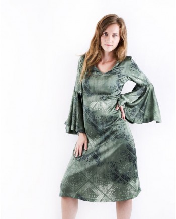 Robe en satin vert à imprimés bandanas Maison Pere 