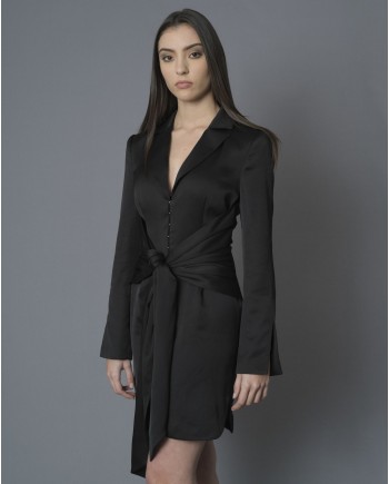 Robe smoking noir à taille drapée Misha Collection 