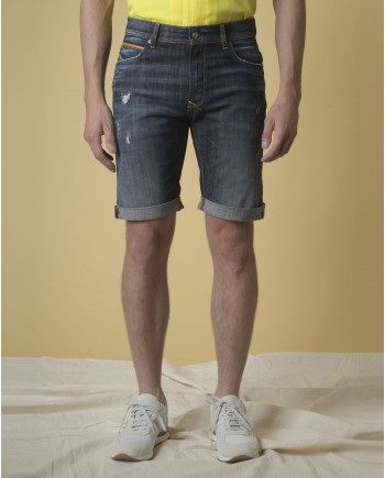 Short jean effet vieilli  3D 