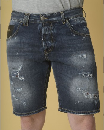 Short en jean bleu effet usé John Richmond 