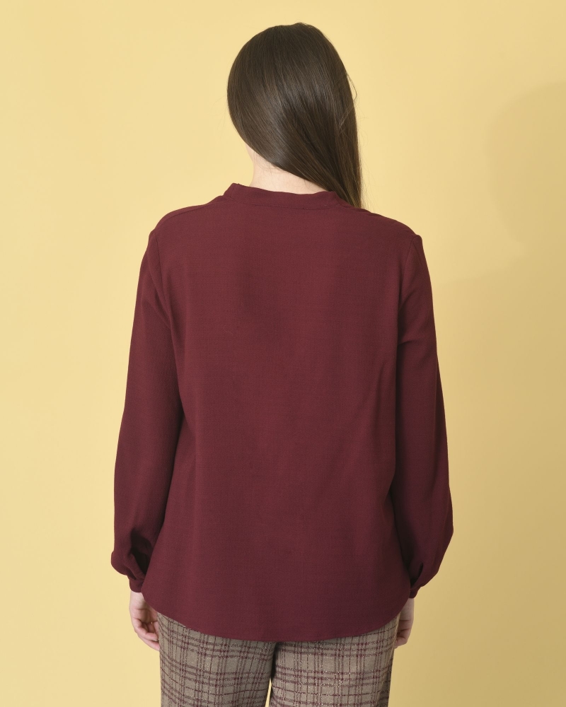 Blouse couleur bordeaux avec un toucher granuleux Momoni 