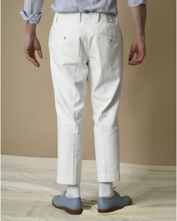 Pantalon raccourci en gabardine de coton Cruna 