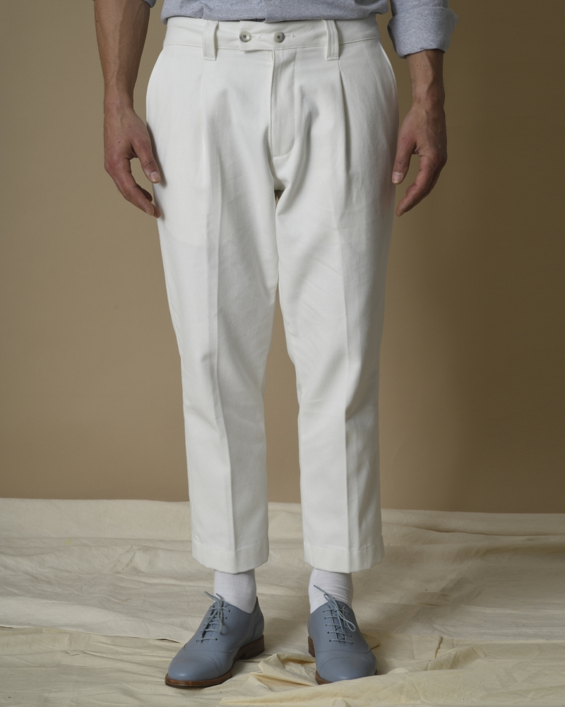 Pantalon raccourci en gabardine de coton Cruna 