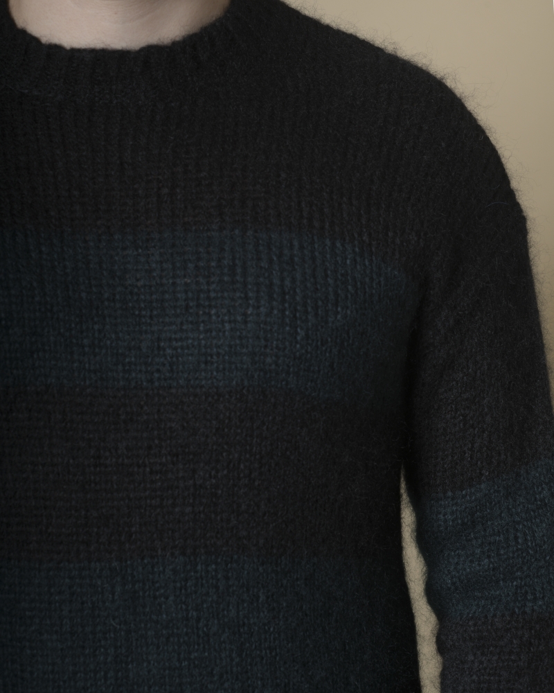 Pull en mohair bleu et noir Isabel Benenato 