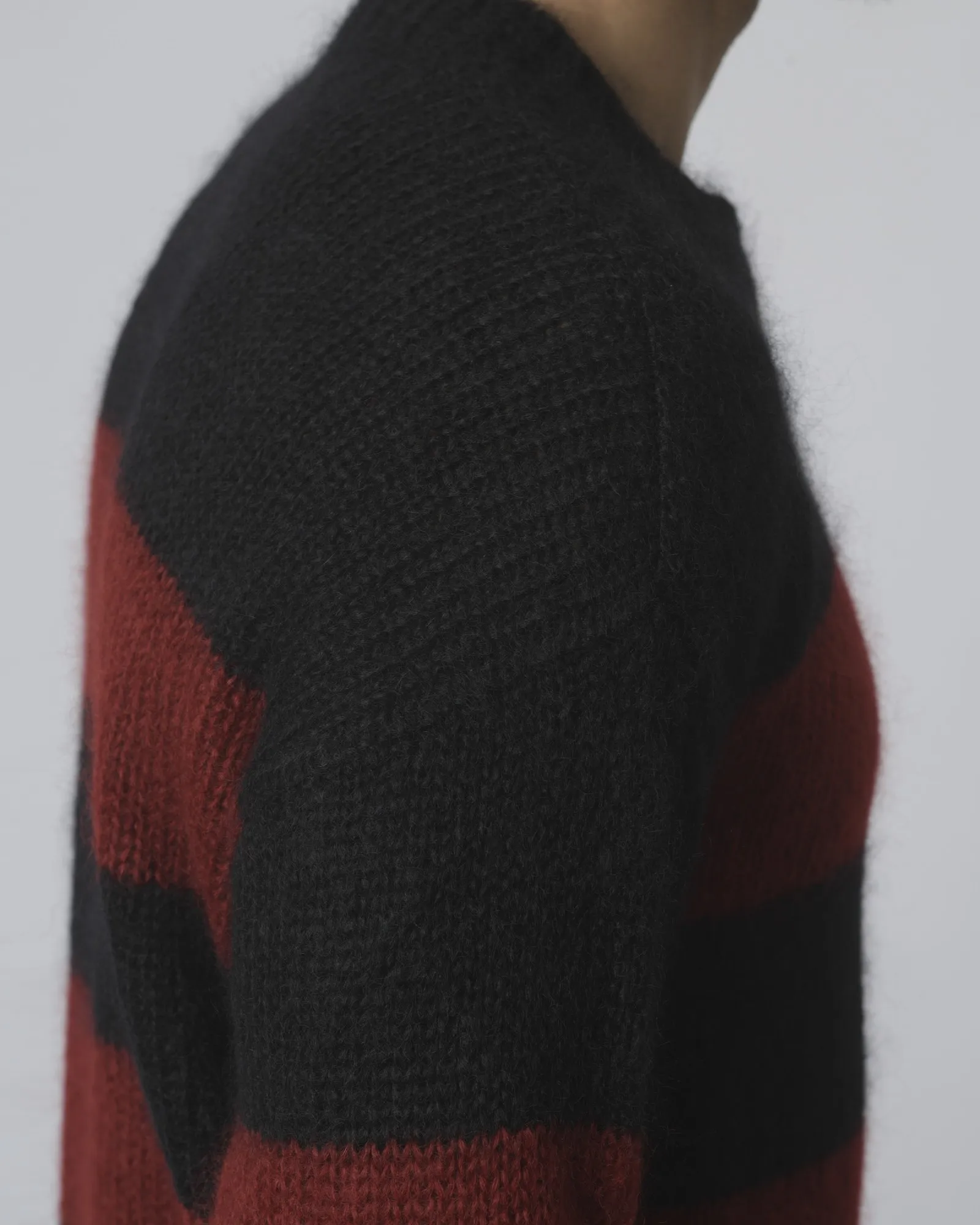 Pull en mohair rouge et noir Isabel Benenato 