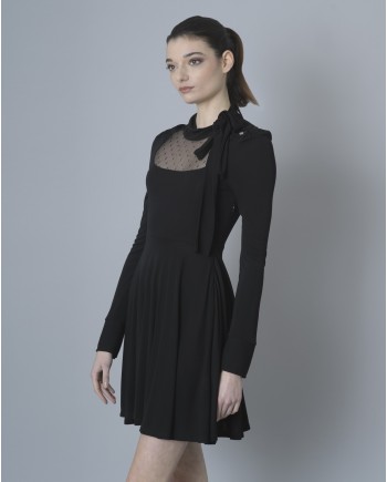 Robe noire Valentino 